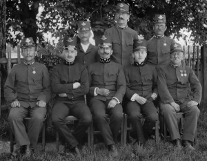 Довоенная фотография служащих государственной железной дороги