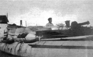 «Гляйтбот» Nr. l в качестве противолодочного катера с установленным в носовой части 8-мм пулеметом и четырьмя 10-кг глубинными бомбами системы Шёнталера