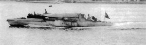 «Гляйтбот» Nr. l в составе группы поиска подводных лодок с установленным вооружением