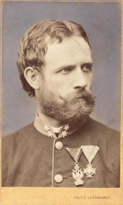Оберлейтенант Юлиус фон Пайер (на груди две награды: «3-я степень ордена Железной короны» и «3-я степень Креста военных заслуг с Военным отличием»)