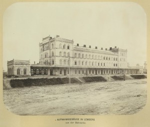 Вид на львовский железнодорожный вокзал со стороны путей (1868)
