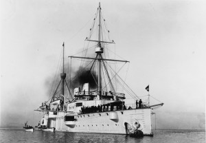 "Елізабет" невдозі після введення до служби. 1892 рік. До кінця ХІХ століття корабель фарбували переважно в білий колір