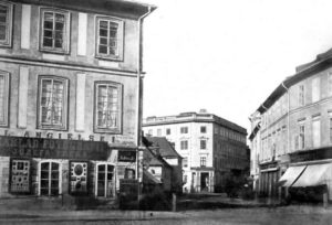 Готель «Англійський», що був відкритий в перебудованому приміщенні готелю «Під римським Цезарем». Фото 1870 рр.