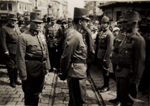Император Карл в сопровождении генерал-полковника Кёвес-Кёвесгаза посещает освобожденные Черновцы (6 августа 1917 г.))