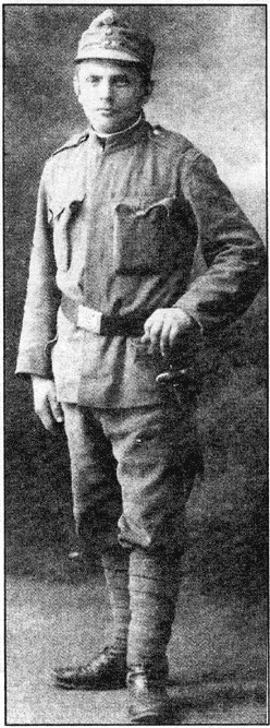 Пехотинец в полевой форме. 1915 г.
