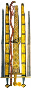 "Императорский меч" и ножны к нему (слева и справа) и "Церемониальный меч" в ножнах (по середине)