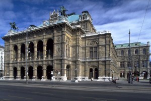 Здание венской оперы (современный вид)