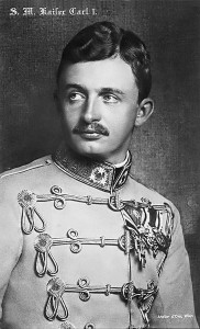 Наследник престола эрцгерцог Карл в обмундировании венгерского генерала со знаками различия генерал-полковника (звание введено в мае 1915 г.)