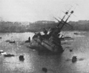 «Вирибус Унитис» затонул буквально за четверть часа, унеся на дно гавани около 400 моряков, в том числе и своего командира, командующего флотом Янко Вуковича де Подкапельски