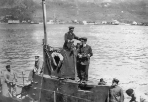 На мостике U-5 её командир линиеншиффслейтенант фон Трапп