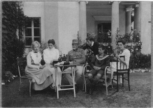 Фельдмаршал-лейтенант Адам Бранднер фон Вольфсцан в кругу семьи (1917)