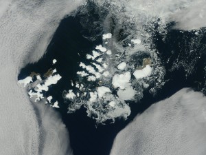 Земля Франца Иосифа (фотография со спутника NASA, 14 августа 2011 г.)