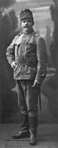 Рядовой пехотного полка венгерского гонведа, экипированный эрзацем поясного ремня из прошитого полотна