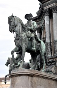 Конная статуя имперского генералиссимуса Леопольда Йозефа фон Дауна на памятнике Марии Терезии в Вене