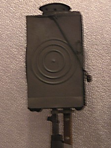 Комбинированный фонарь, примкнутый к винтовке (из коллекции Военно-исторического музея в Вене)