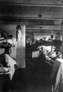 У бортовому шпиталі вночі (1910)