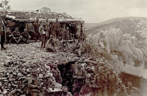 Наблюдательный пост на горе Монте-Саботино, усиленный пулеметами “Шварцлозе” во время третьей битвы про Изонцо. Фото: bildarchivaustria.at