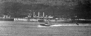 Триумфальное возвращение SMU-5 из похода, в котором был потоплен итальянский вспомогательный крейсер «Principe Umberto»