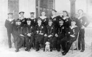 Экипаж SMU-12 после награждения за торпедирование «Jean Bart»