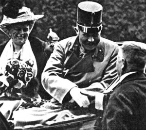 Франц Фердинанд и графиня София Хотек в Сараево в день убийства эрцгерцога. 28 июня 1914 г.