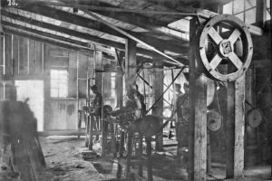 Плетение сетки-рабицы в депо австро-венгерской армии (Виппахталь, Итальянский фронт)