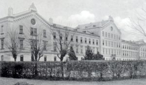 Будівля Нижчої військової реальної школи в Кьосегу, 1910 рік