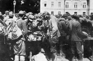 `Военнопленные австро-венгерской армии за обедом