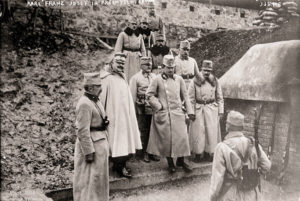 Карл Франц Иосиф, будущий император Карл I, и генерал Кусманек в крепости Перемышль. 1914 год