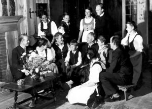 Георг фон Трапп со своим многочисленным семейством на склоне лет