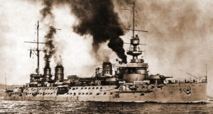 Вошедший в строй флота в 1903 году, броненосный крейсер «Леон Гамбетта» стал головным в серии из трёх кораблей