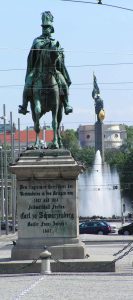 Площа Шварценберга у Відні, памʼятник Карлу Філіпу князю Шварценбергу