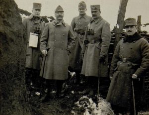 Фельдмаршал-лейтенант Гофман інспектує позиції свого корпусу (1915)